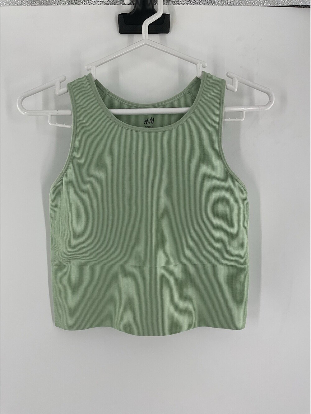 H&M Sport Women’s Size Medium Green Sports Bra With Padding 135